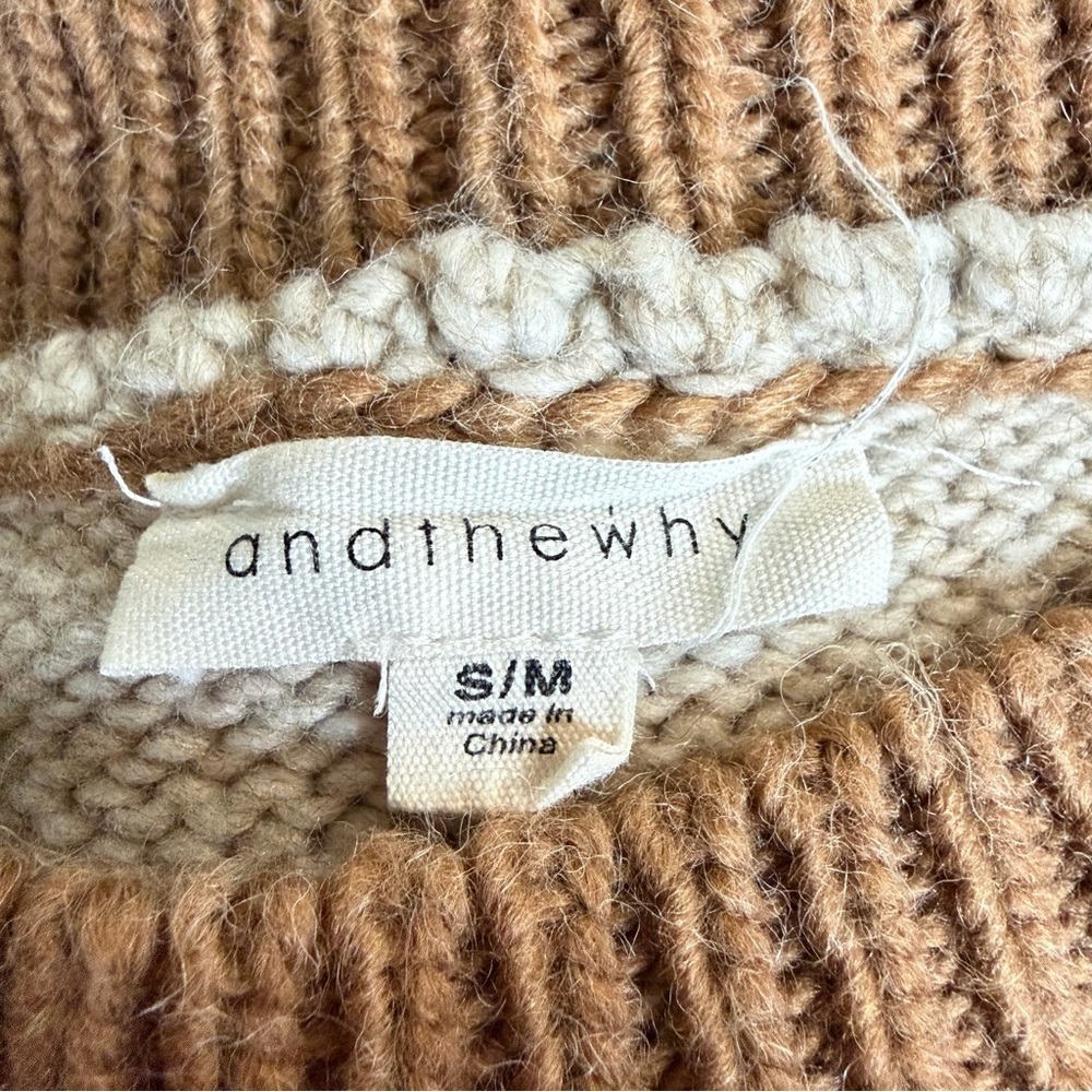 And The Why Tan Embroidered Floral Sweater Size S/M 41954 - Picture 7 of 10